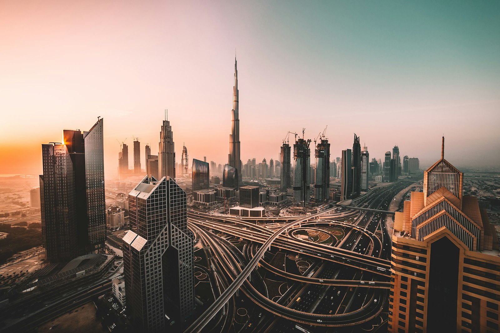 Abu Dhabi Luxury Waterfront and Modern Skyline Architecture